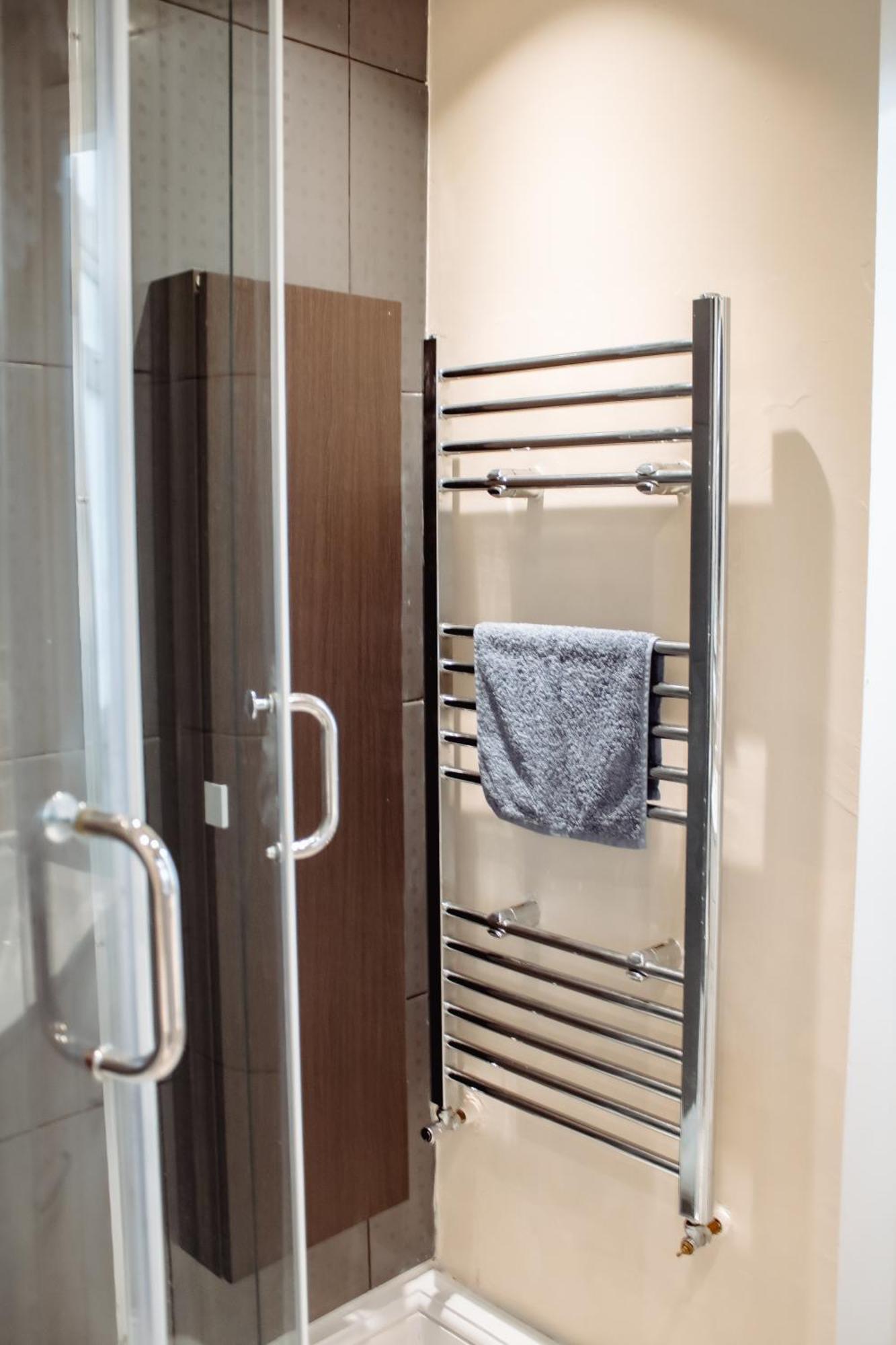 Spacious Flat With Free Parking Apartment Harrogate Exterior photo